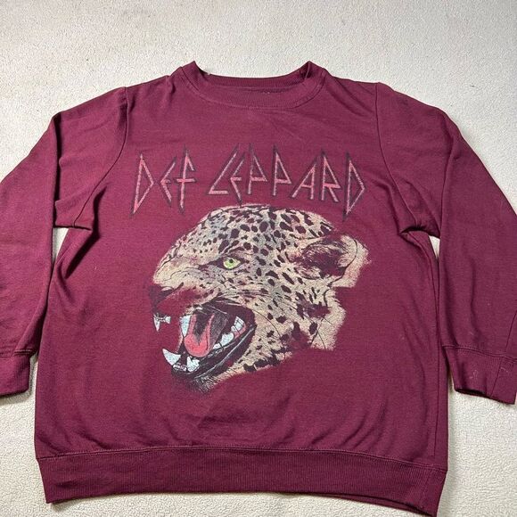 Women's Def Leppard Graphic Crewneck Sweatshirt Maroon size M - Picture 1 of 9